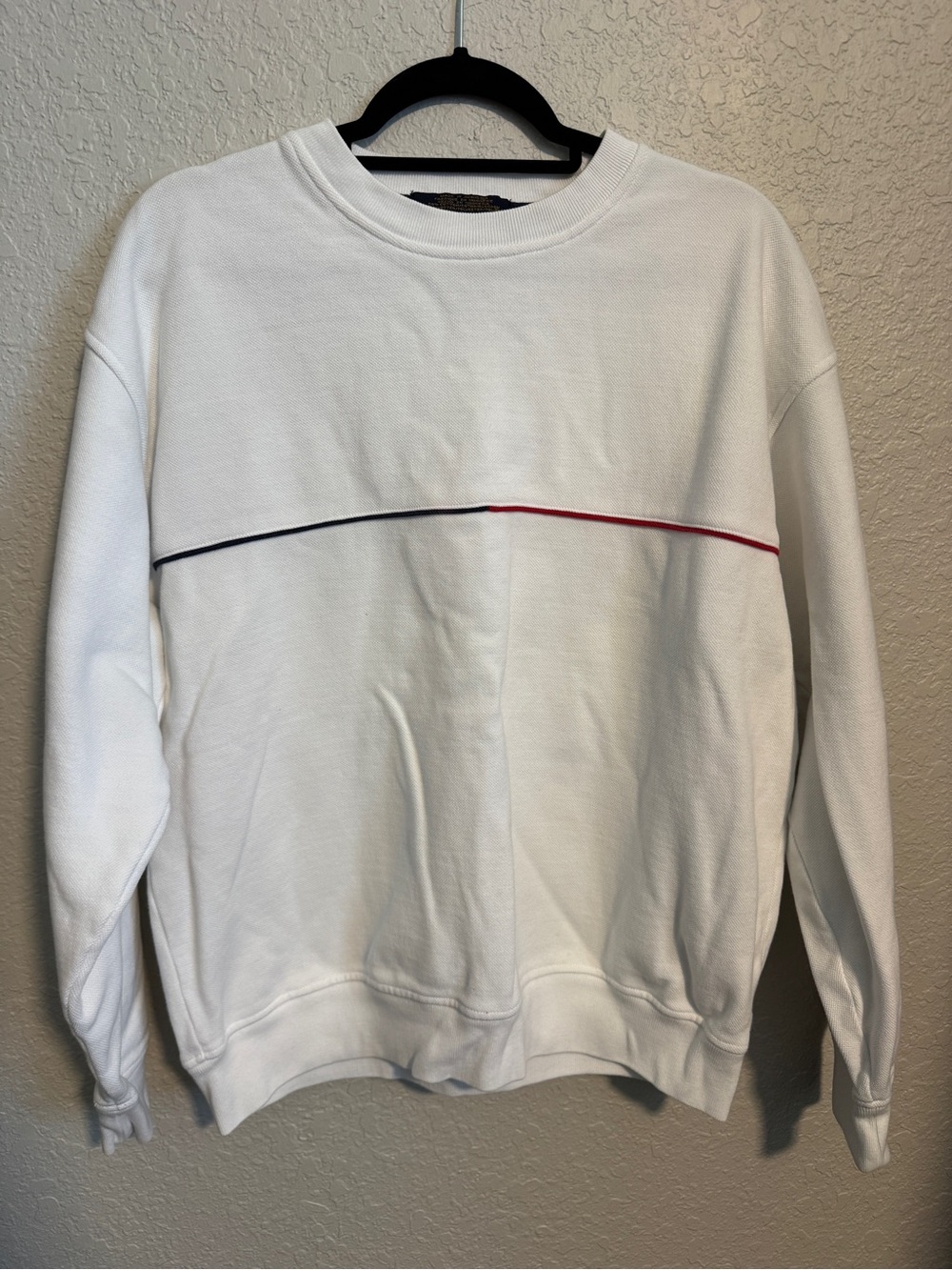 Tommy Hilfiger Golf Classic White Crewneck Sweater with Subtle Stripe